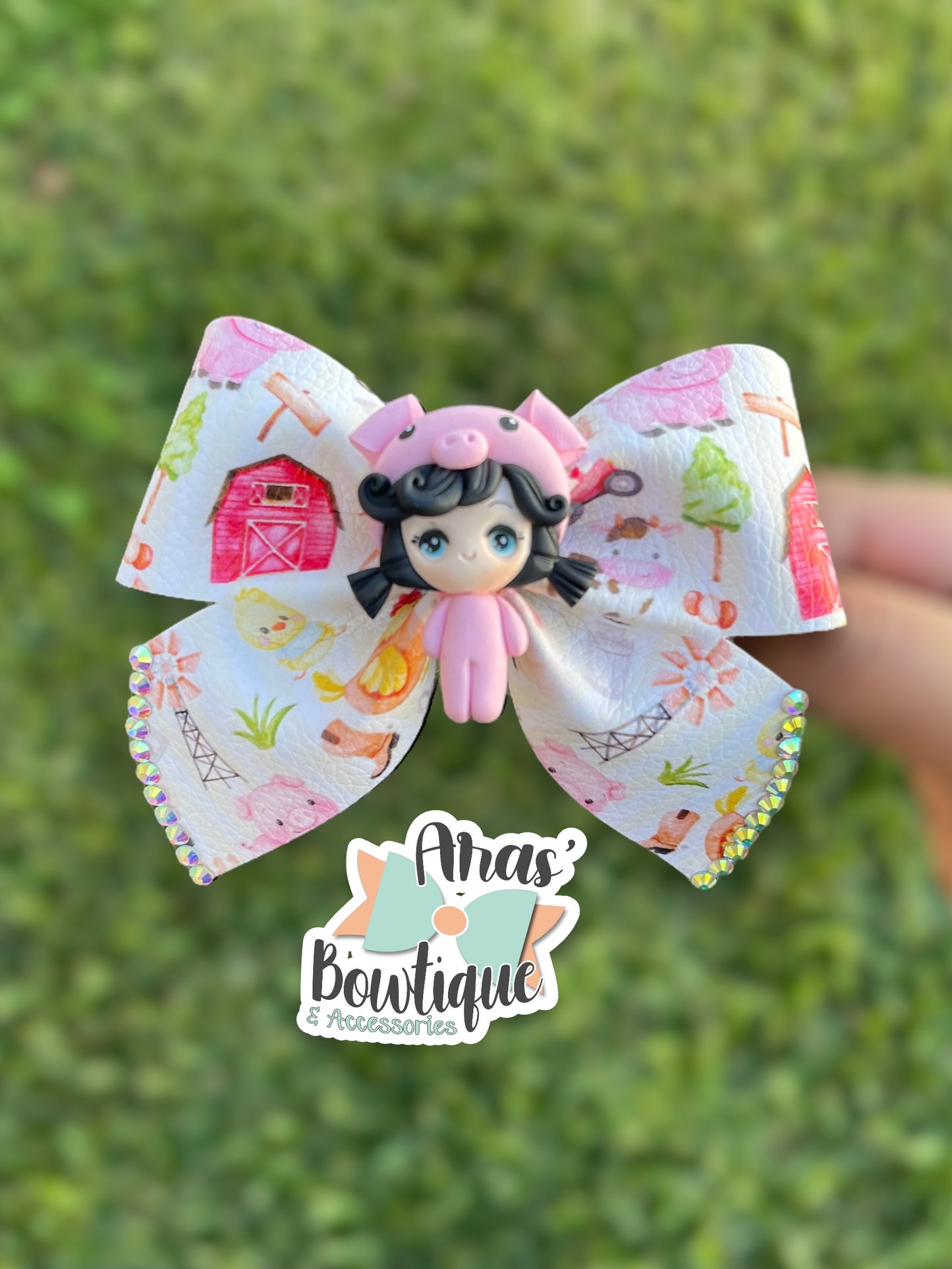 Piggy Sailor Bow