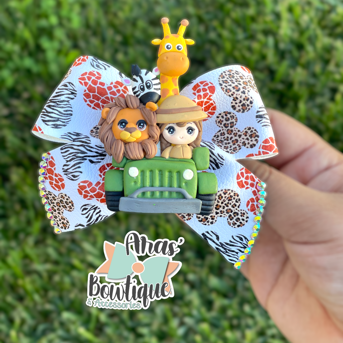 Sailor Bow-Safari